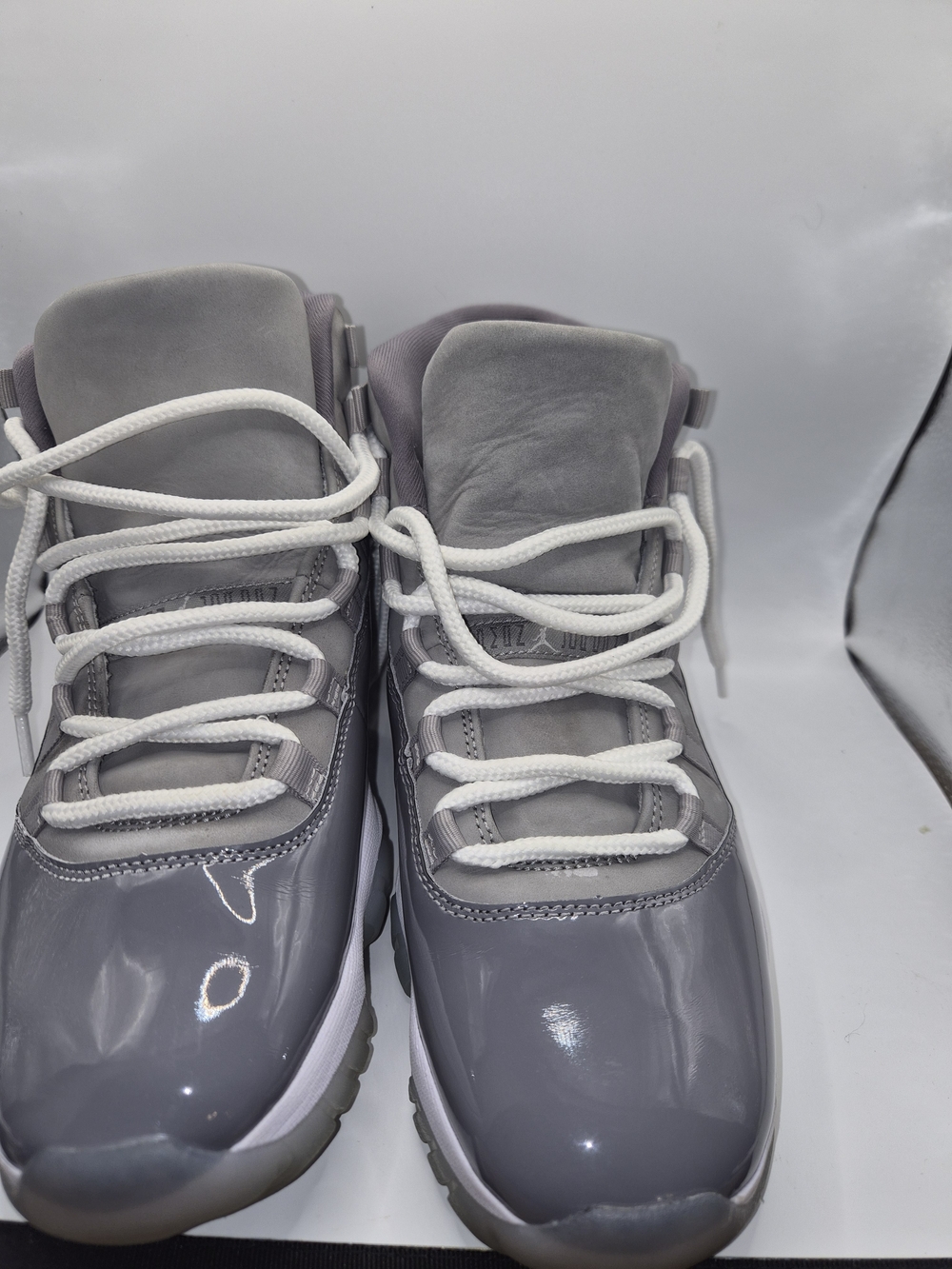 Nike Men's Athletic Shoes in Grey and White Air Jordan